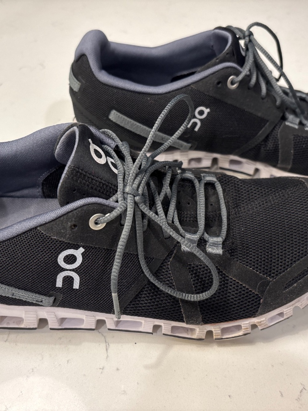 Women’s On Cloud 5 classic black running shoes size 10 - Picture 2 of 7